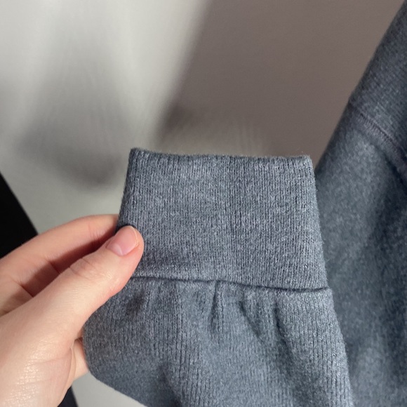 Abercrombie & Fitch grey Soft & Cozy slouched cropped sweater cardigan size XS - Picture 8 of 10